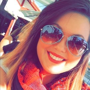 Meet your Posher, Samantha