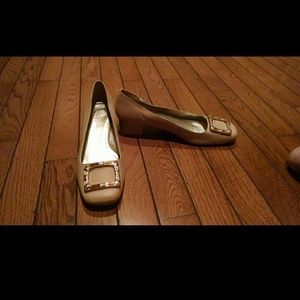 Lily Pulitzer tan leather heels