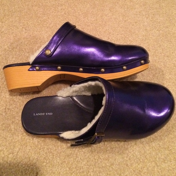 Purple shearling-lined clogs. Fun! - Picture 2 of 2