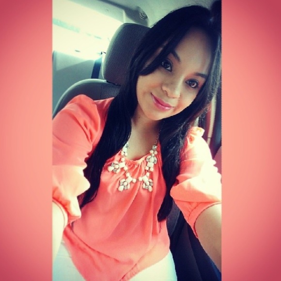 Meet your Posher, Sandii - Picture 2 of 2