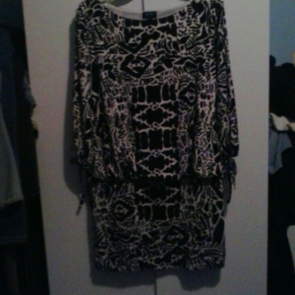 Dress. Never worn. - Picture 1 of 4