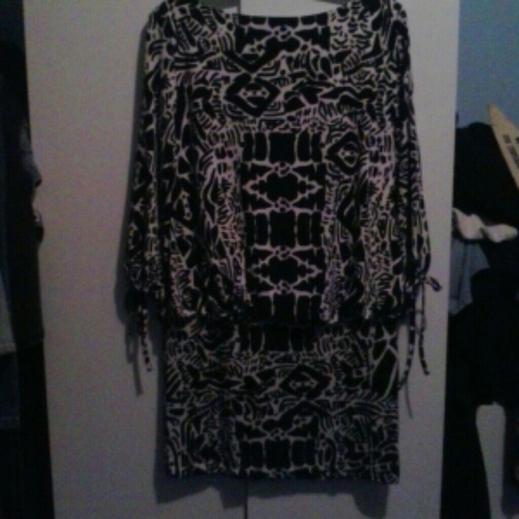 Dress. Never worn. - Picture 2 of 4