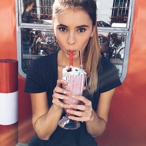 Meet your Posher, Ashley