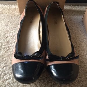 Me Too Flats! Black patent leather and blush/nude