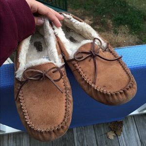 UGG MOCCASINS size 8