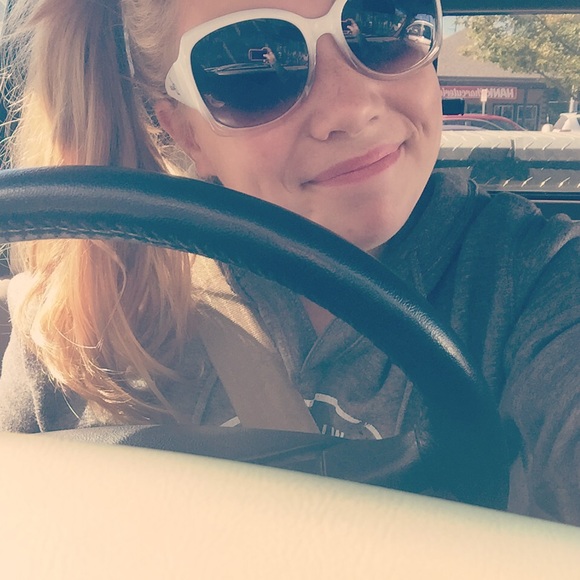 Meet your Posher, Macie - Picture 2 of 3