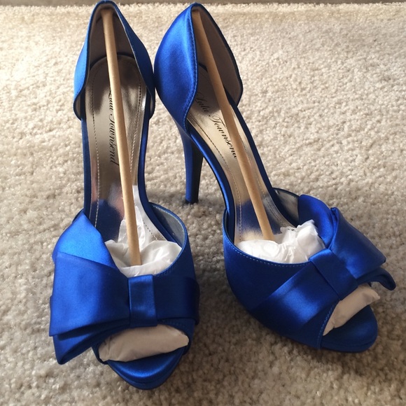 Lulu Townsend Bailey Blue satin shoes. Size 9
