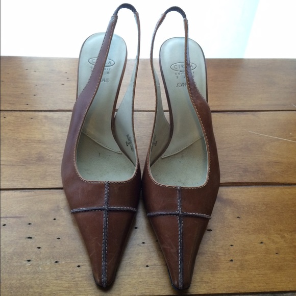 Circa Joan & David sling back kitten heels, size 6 - Picture 3 of 4