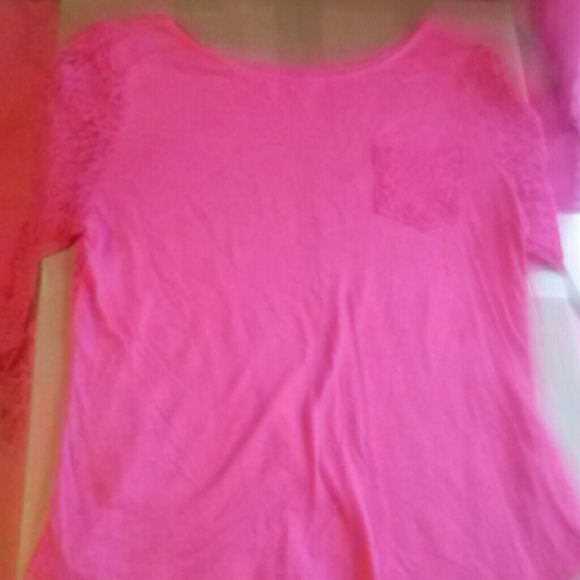 So pink lace sleeve shirt