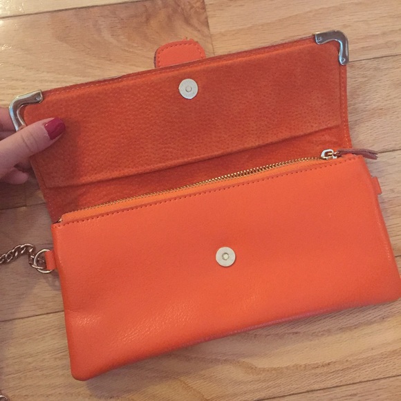 🚫SOLD HP! Orange purse with detachable chain - Picture 2 of 4