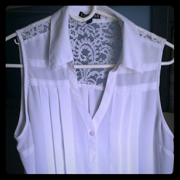 Nwot!  White button up sleeveless shirt