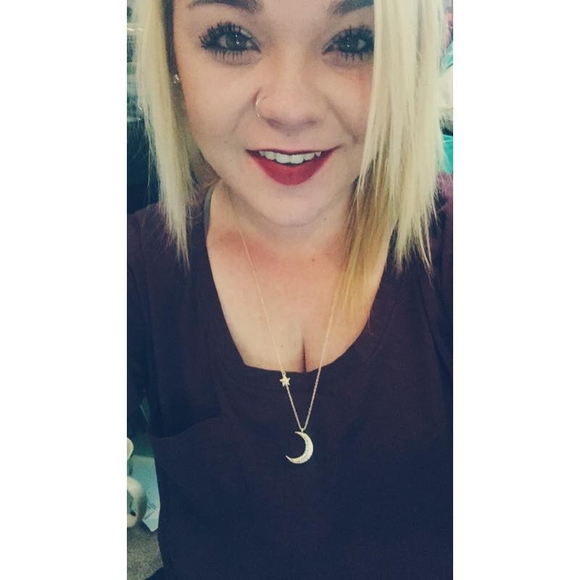 Meet your Posher, Kayte - Picture 1 of 1