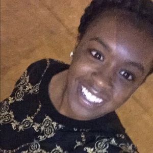 Meet your Posher, Crystal