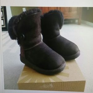 Brown Ugg Bailey Button ankle boots w/ box