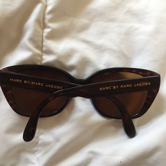 make offers! tortes shell sun glasses - Picture 2 of 4