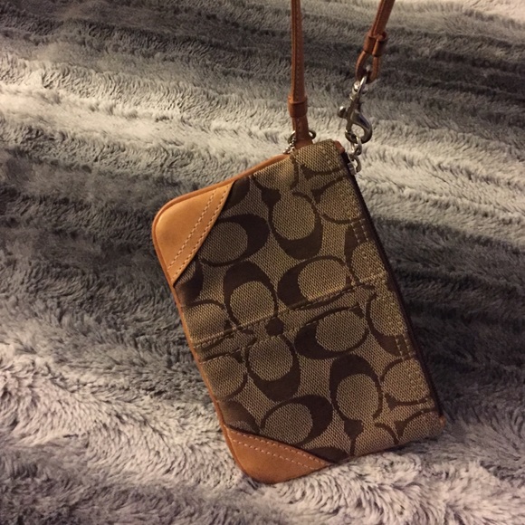 Coach wristlet! - Picture 4 of 4