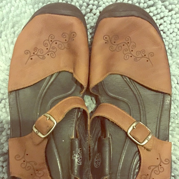 Keen leather sandals Size 9