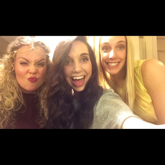 Meet your Posher, Erin - Picture 2 of 3