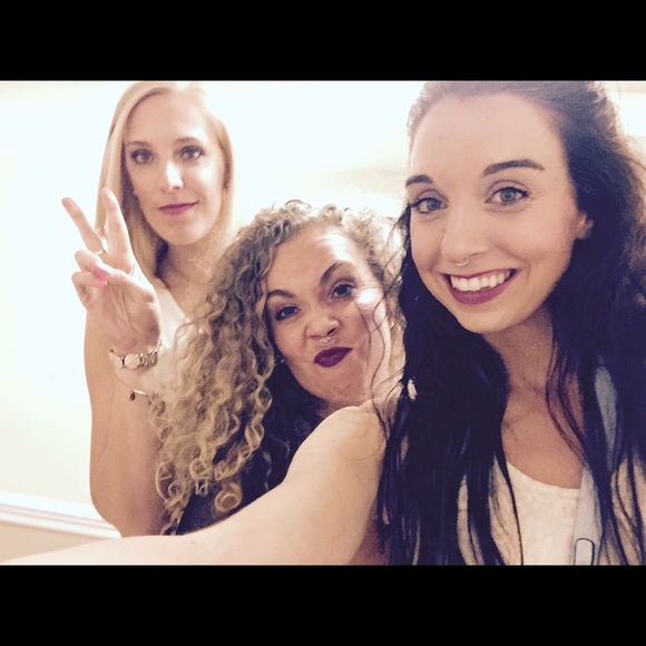 Meet your Posher, Erin - Picture 3 of 3