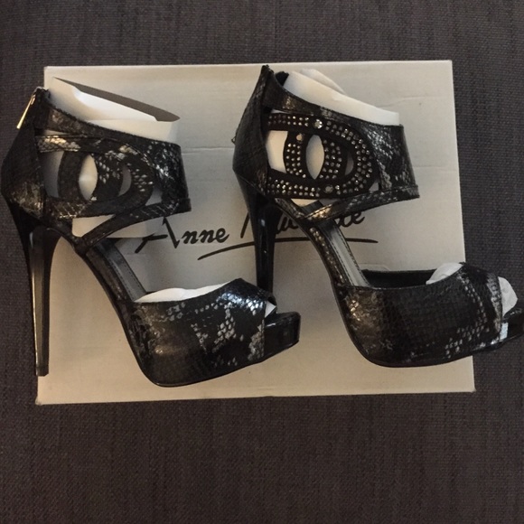 BNWT Anne Michelle Stiletto Heels Black Snakeskin - Picture 2 of 4