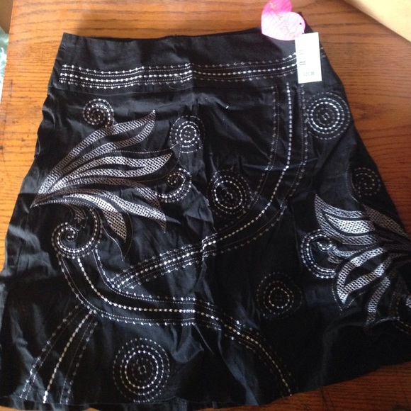 Black embroidered skirt