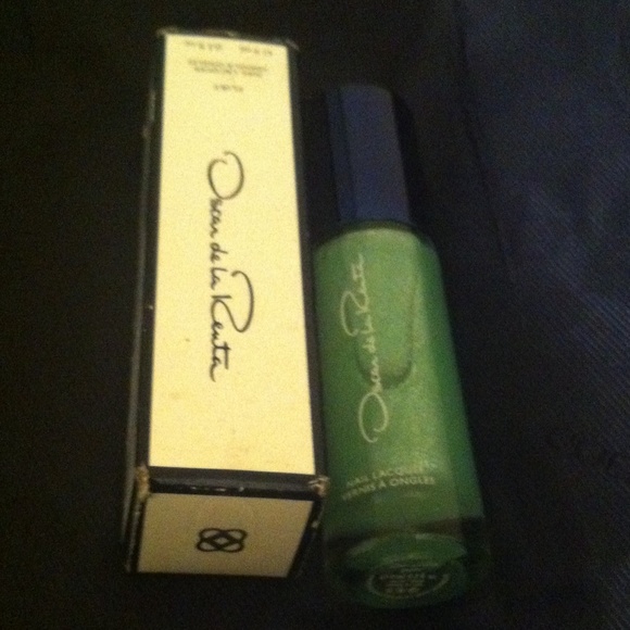 Oscar De La Renta nail polish