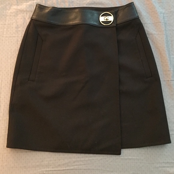 Gucci Dresses & Skirts - Gucci Skirt - like new! Fall classic