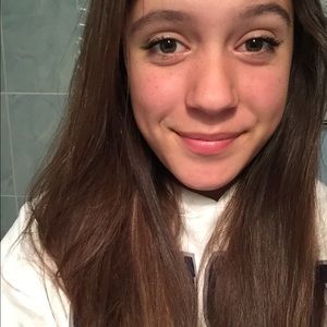 Meet your Posher, Lia