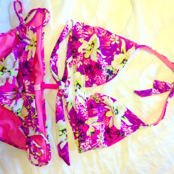 Victoria's Secret floral bikini 👙☀️