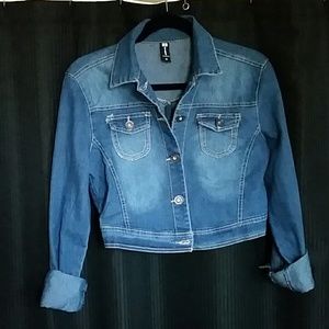 Cropped denim jacket