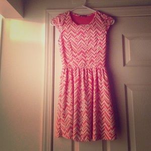 pink and white summer dress 💖