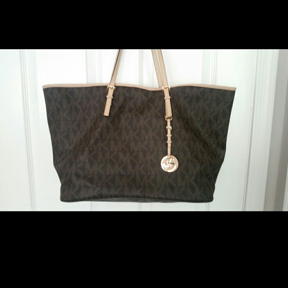 Authentic Michael Kors medium jet set tote