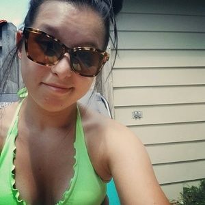 Meet your Posher, Tess