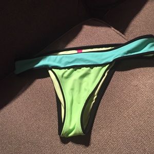 Victoria's Secret cheeky bottoms like new