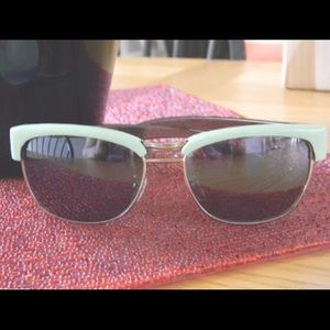 Meet your Posher, Ashli