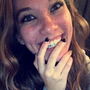 Meet your Posher, Alexis