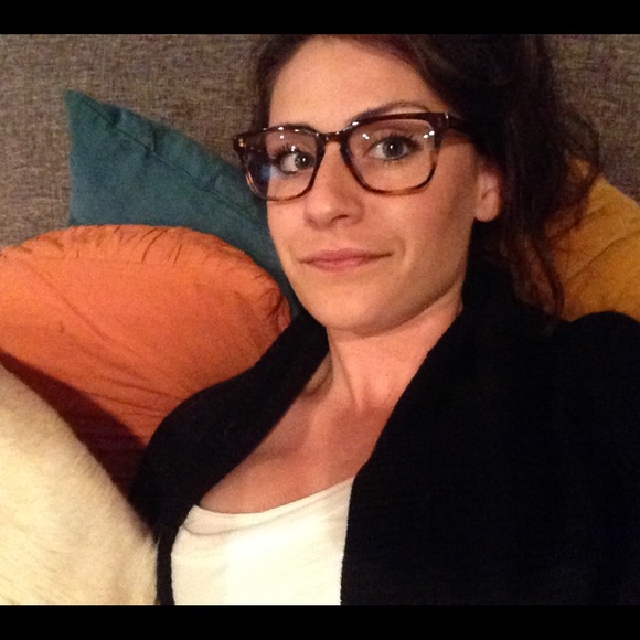 Meet your Posher, Rebekka - Picture 1 of 1