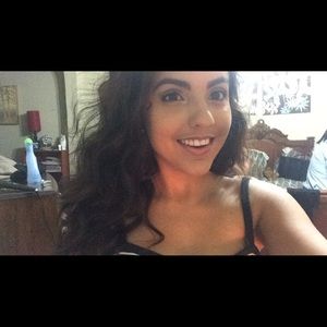 Meet your Posher, Dominique