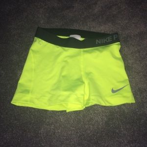 Nike pros 3'