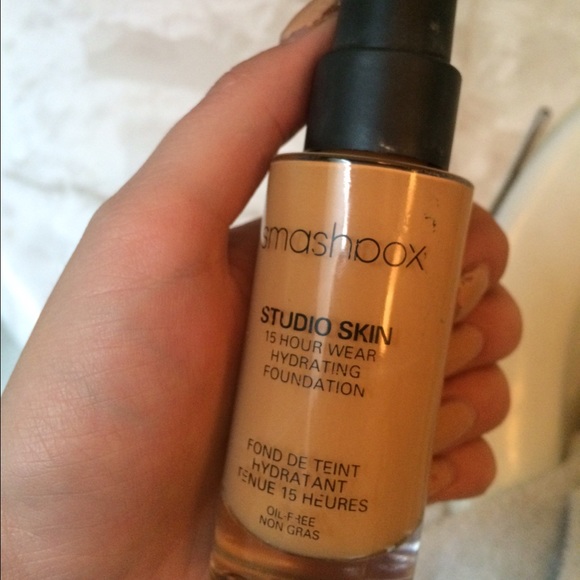 Smashbox studio skin foundation 2.2