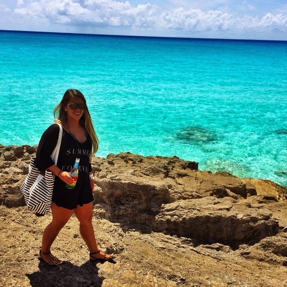 Meet your Posher, Jessica - Picture 1 of 1