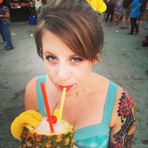 Meet your Posher, Casey