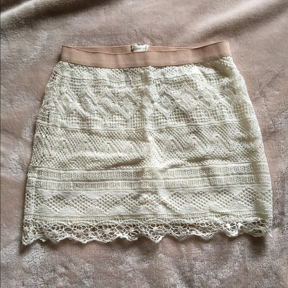 American Eagle Off-white Skirt