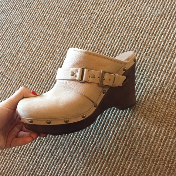 UGG Slip on platforms