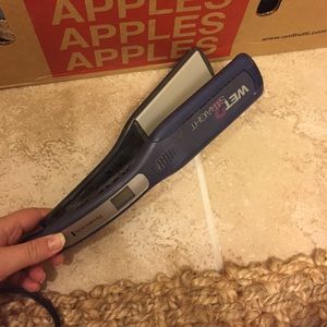 Wet 2 Straight Hair Straightener