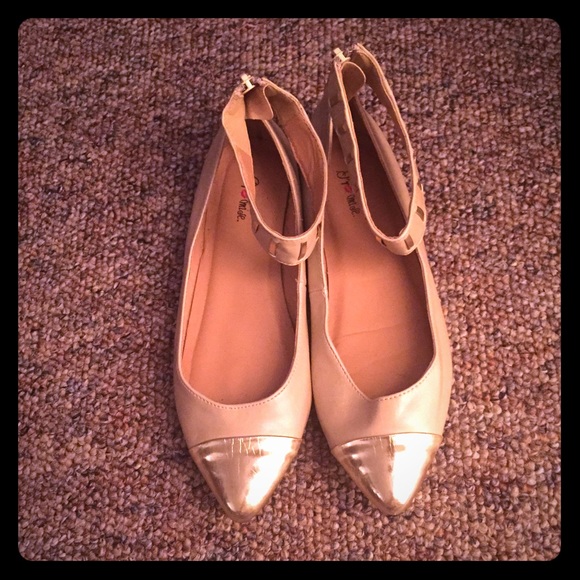 Flats with ankle straps