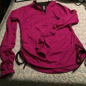 Stretchy Yoga Pull Over With Thumb Holes