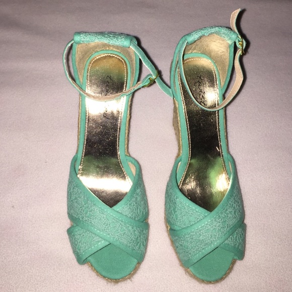 ❌SOLD❌ NEVER USED, mint wedges - Picture 3 of 4