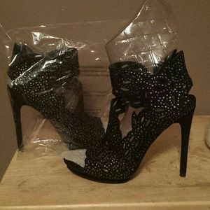 Bcbg heels