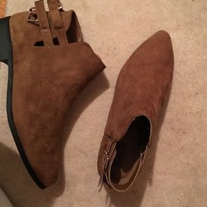 NWOT! suede boots